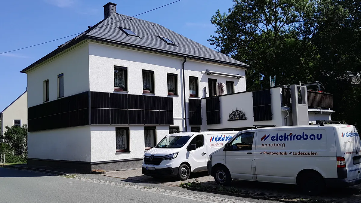 Firmenfahrzeuge der elektrobau Annaberg GmbH
