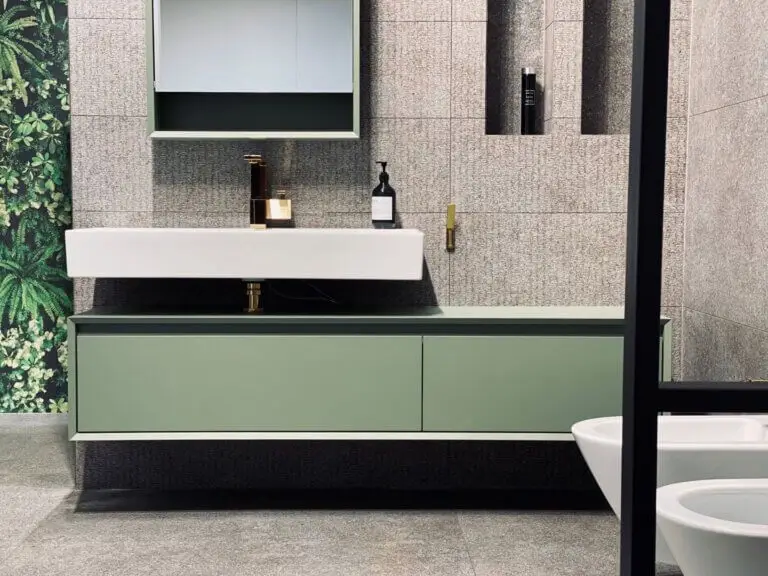 Badmöbel / Spiegelschrank