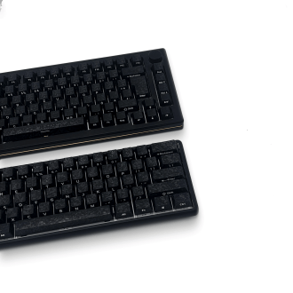 TKL- und 65%-Tastatur mit Graphite Keycap Set
