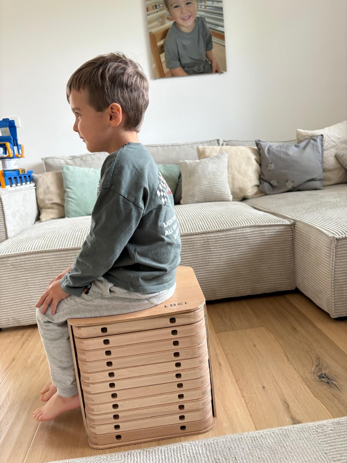 LOCI-Box als Hocker