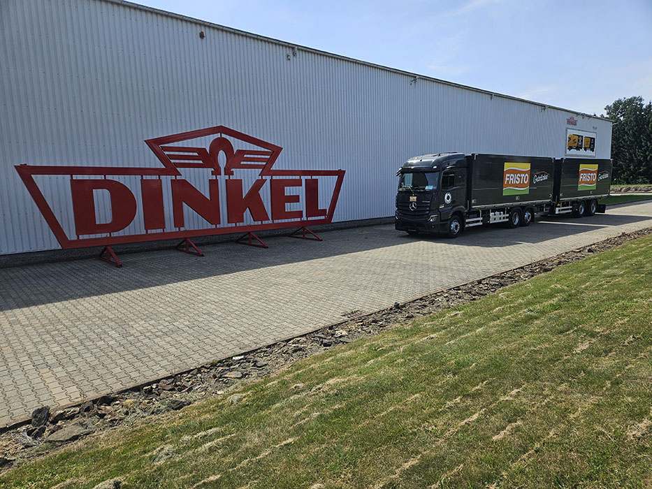 Semi-trailer with Cover