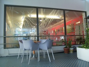 Sandstrahlmattierung mit Glaslinsen