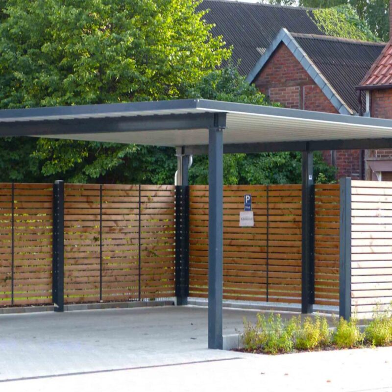 Carport mit Trapezblech-Dacheindeckung
