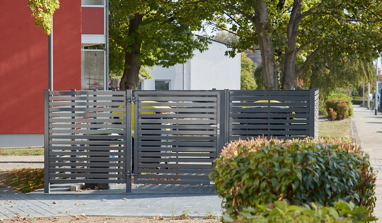 Müllplatz-Einhausung Trespa