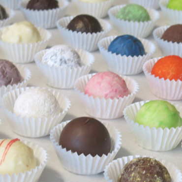 Bunte Trüffelpralinen