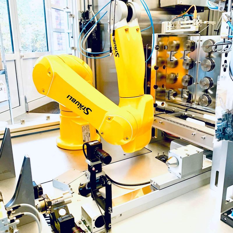 Robotikzelle mit STÄUBLI-Roboter