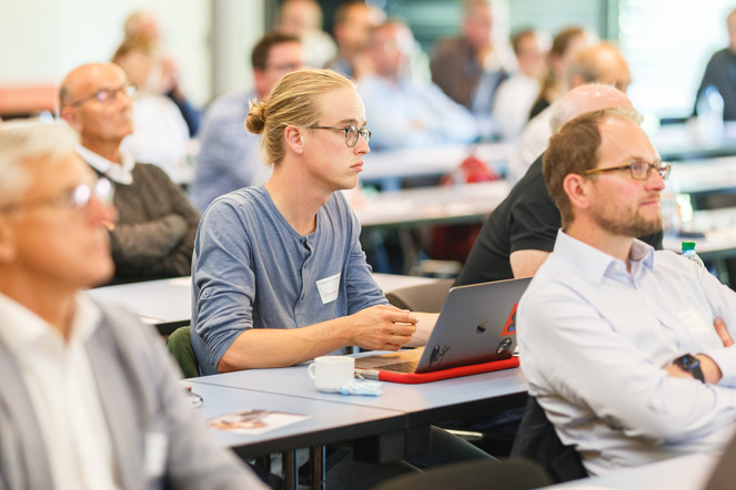Bildung und Karriere für Mitglieder