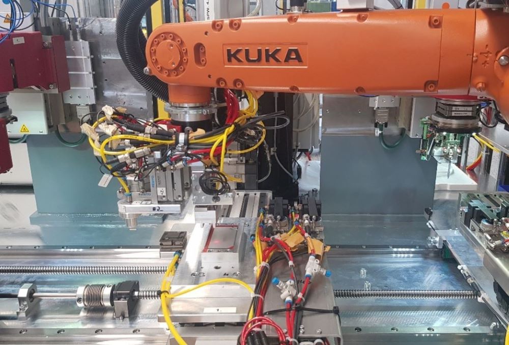 Automatisierungs- und Prüftechnik (u. a. Schraub- und Verstemmstationen für Airbag-Module)