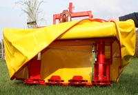 Frontmähwerk im Einsatz auf der Wiese