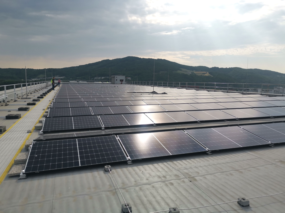 Photovoltaik Kühlhalle Linz
