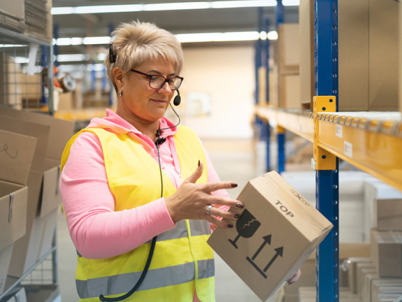 Lagerlogistik mit Pick-by-Voice-Technologie