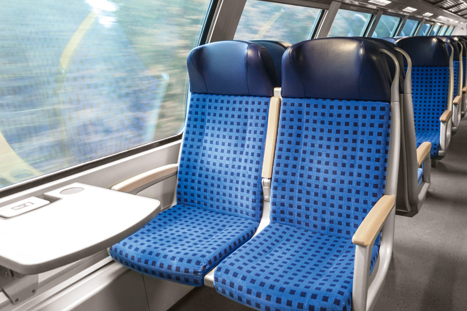 Bahnsitze mit flammgeschütztem Weichschaum