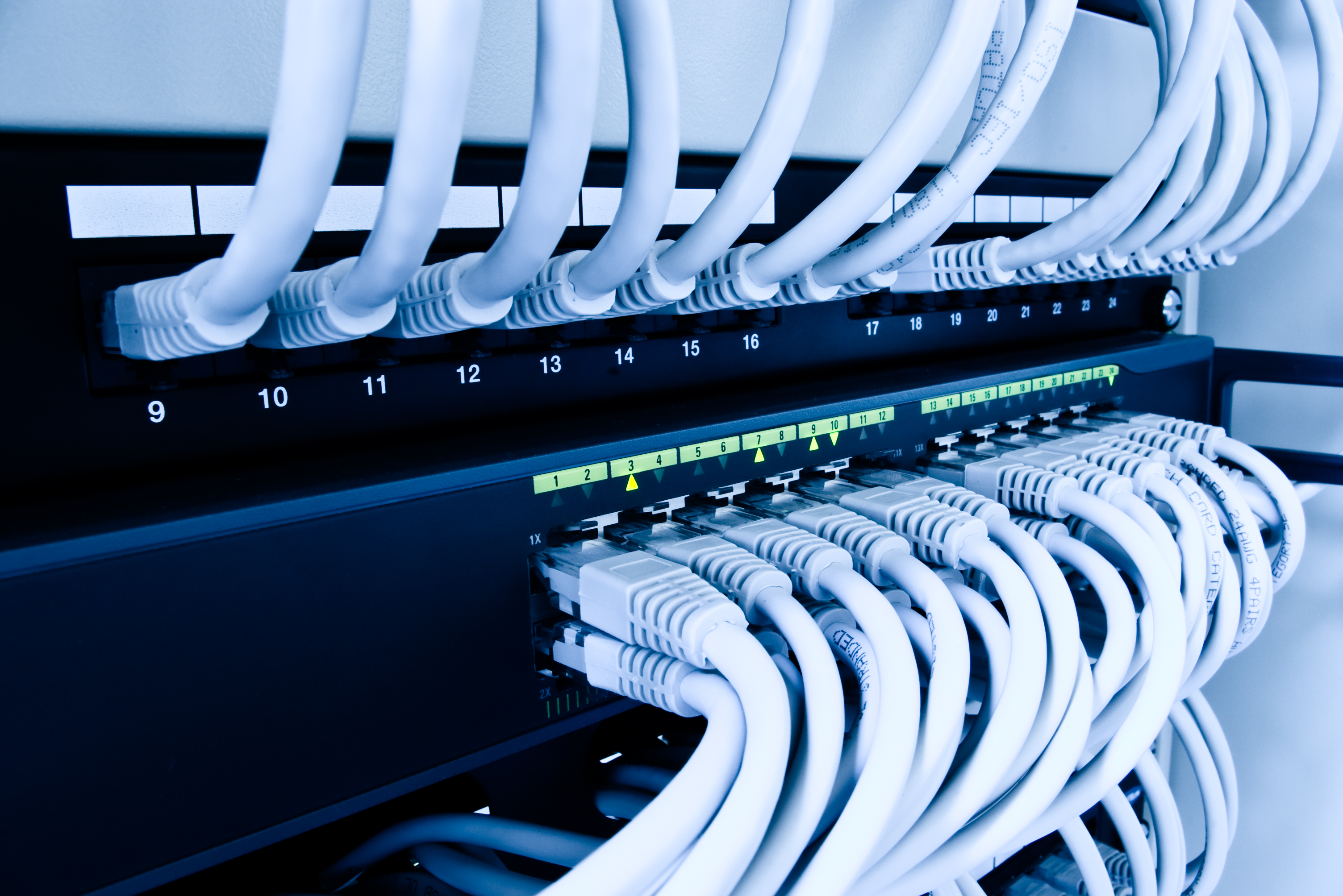Netzwerk- und Kabeltechnik