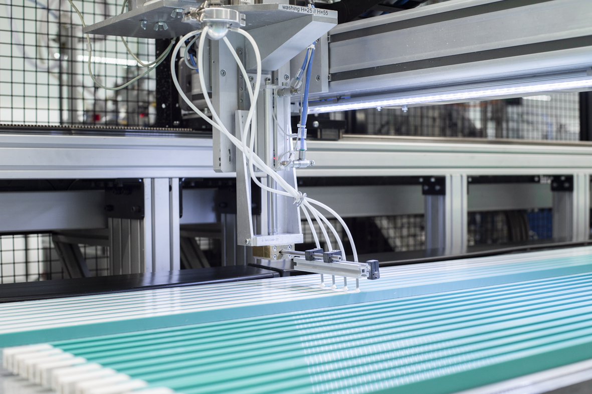 Vergussmaschine für LED-Leuchten mit Schutzart IP 67