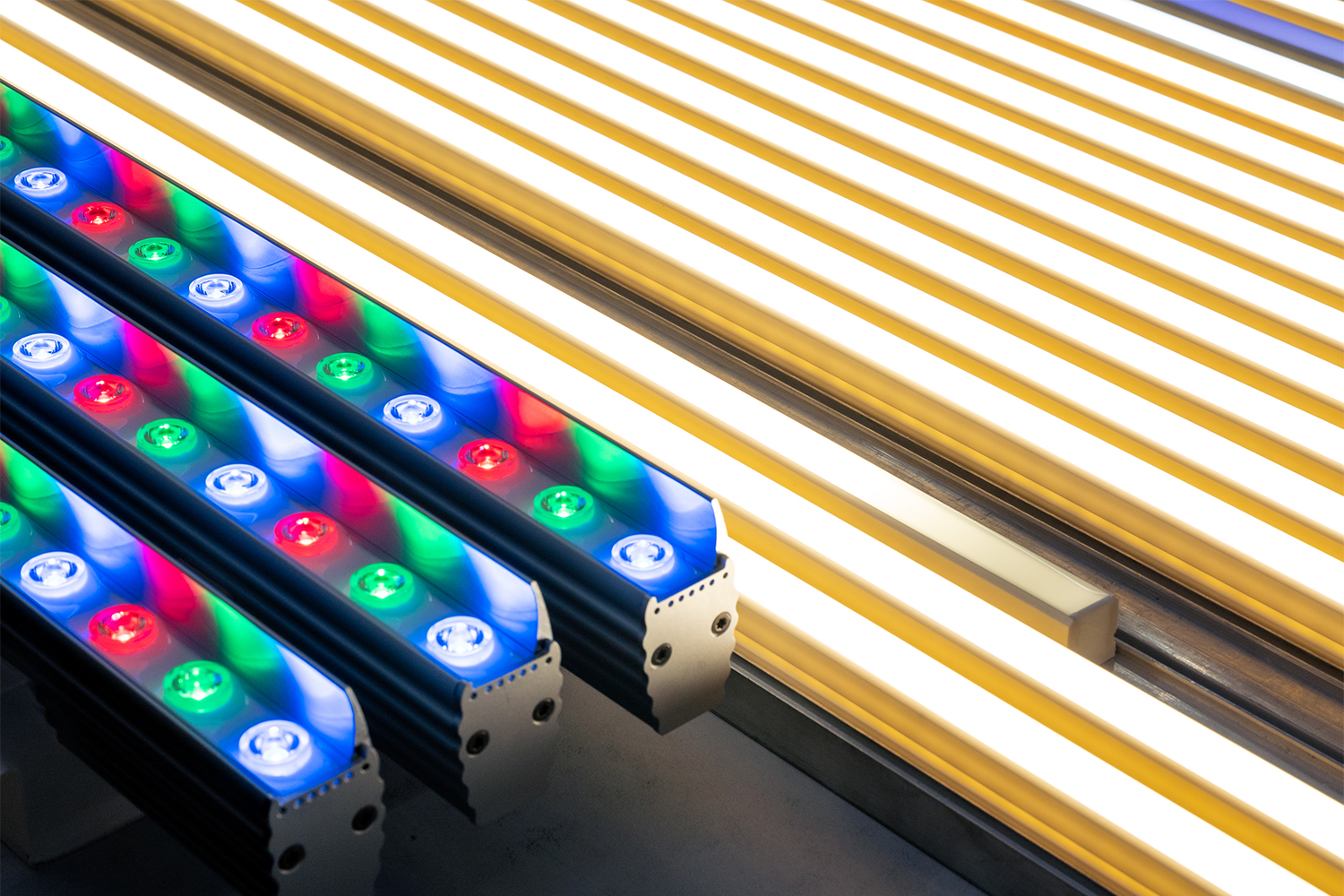 LED-Linearleuchten mit IP68/IK10-Verguss