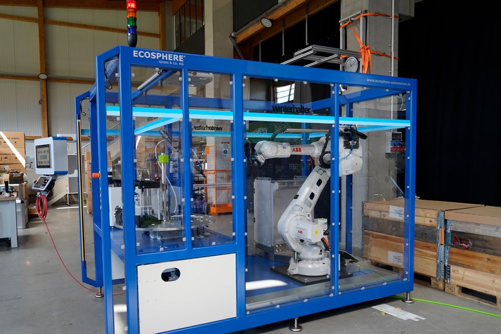 Automatisierte Verschraubung in der Montagezelle