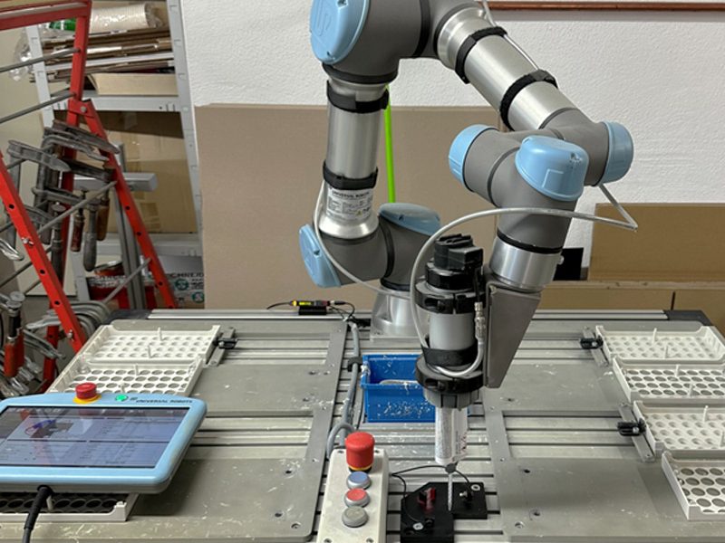 Robotergestütztes Kleben und Auftragen