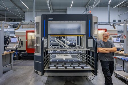 Automatisierte Twin-Spindel-Lösung mit Roboterautomation