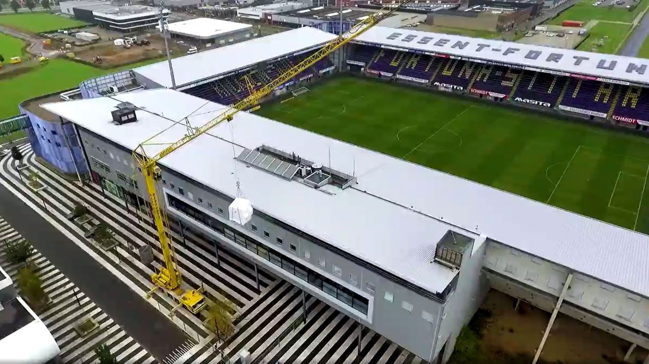 R-32-Chiller EWAT-B im Stadion Sittard (NL)