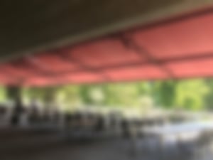 Scherenarmmarkise in der Gastronomie