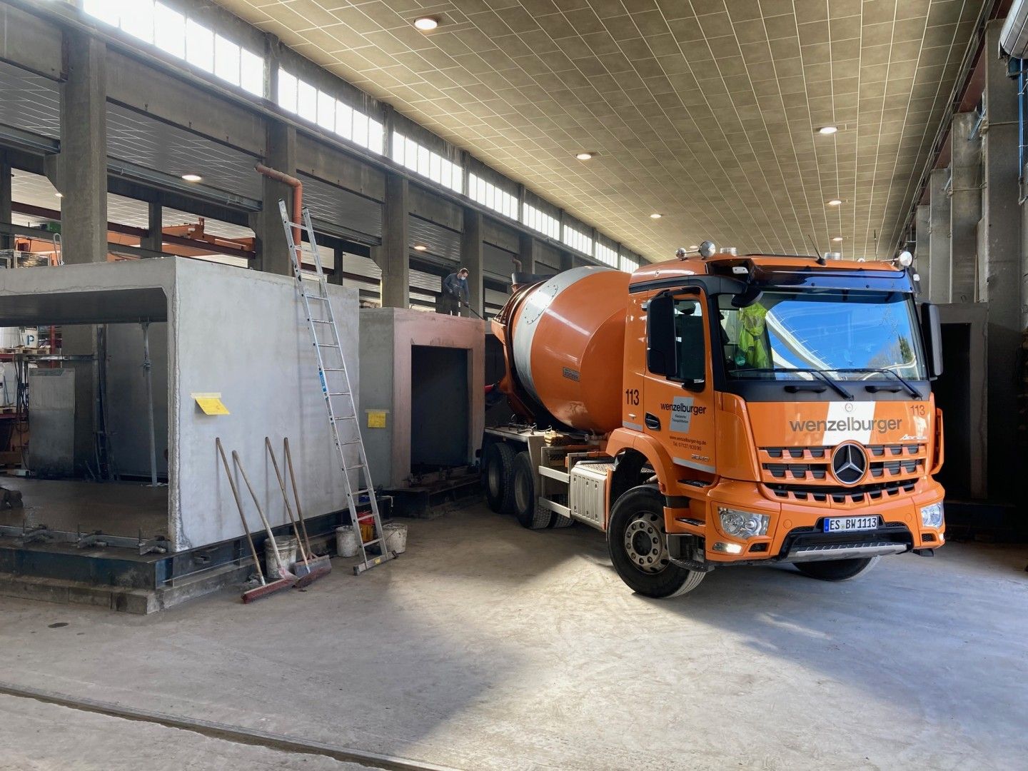 Fertigung von Betonfertiggaragen im Werk Nürtingen