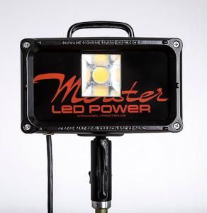 Lighting mast on trailer