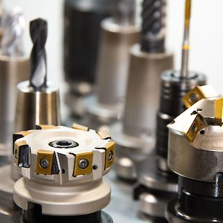Fräswerkzeuge in Bohr-/Fräsmaschine
