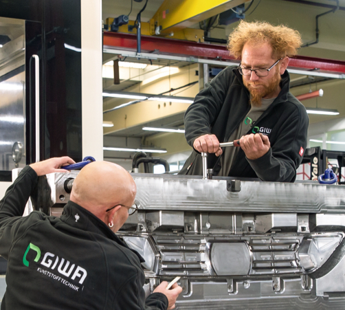 Eigener Werkzeugbau mit CNC-Bearbeitungszentren