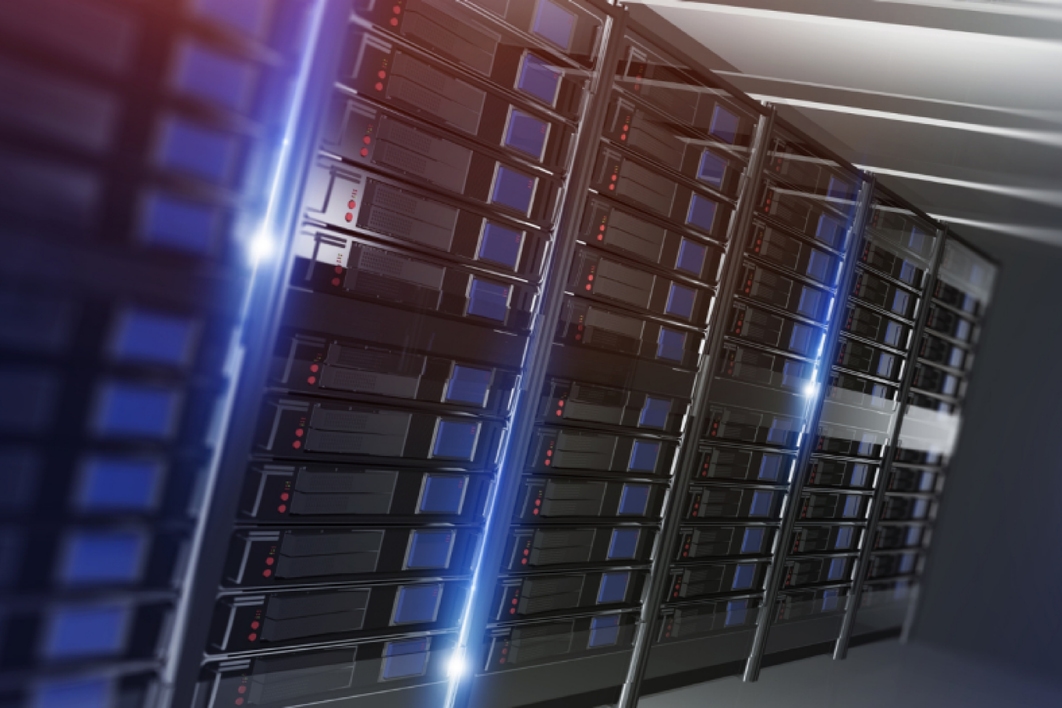 Serverracks in einem Rechenzentrum