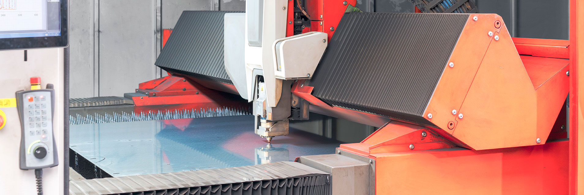 Laserschneidanlage in der Produktion