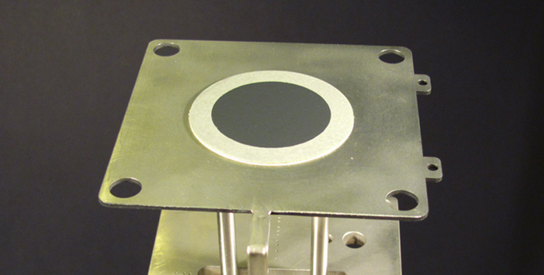 Open Flanges™ Button-Cell-Teststation