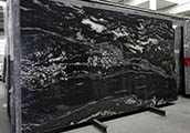 Granit-Block mit polierter Oberfläche