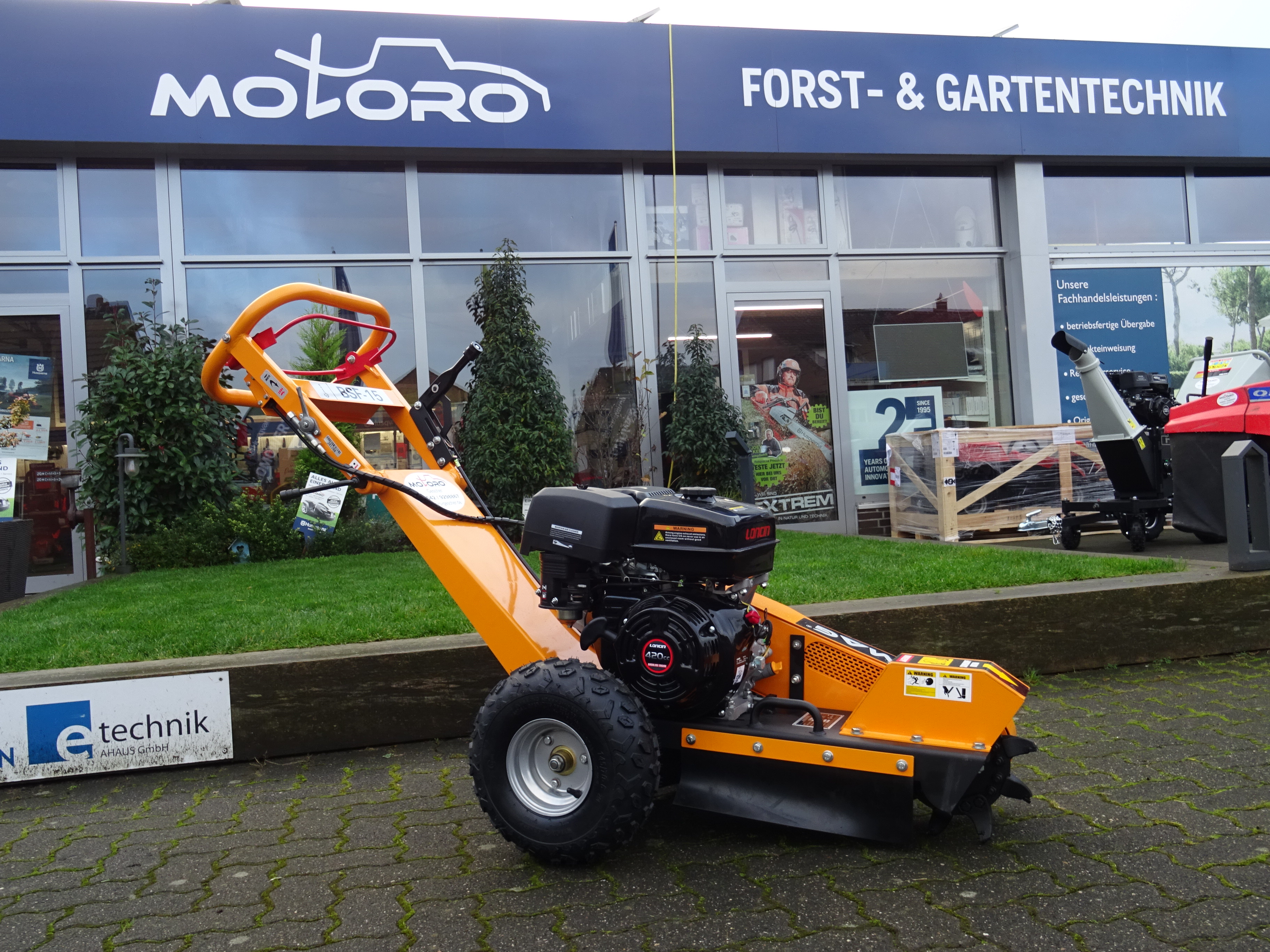 Tree stump grinder