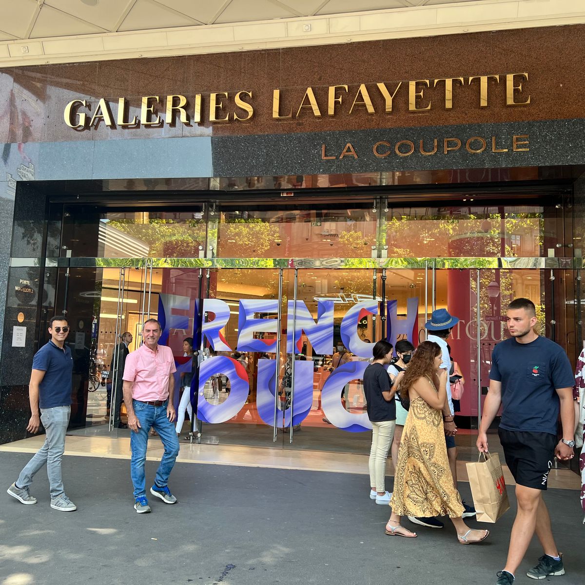 Fassadenbeschriftung Galeries Lafayette