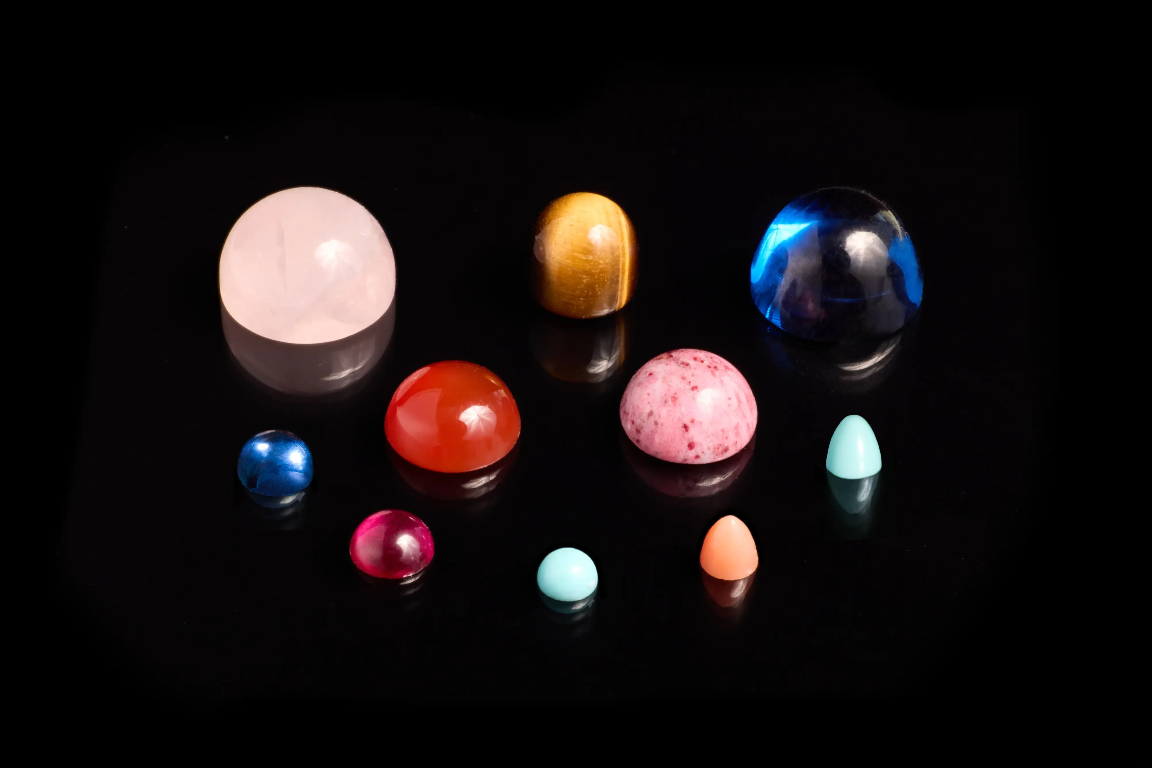 Cabochon (synthetischer Schmuckstein)