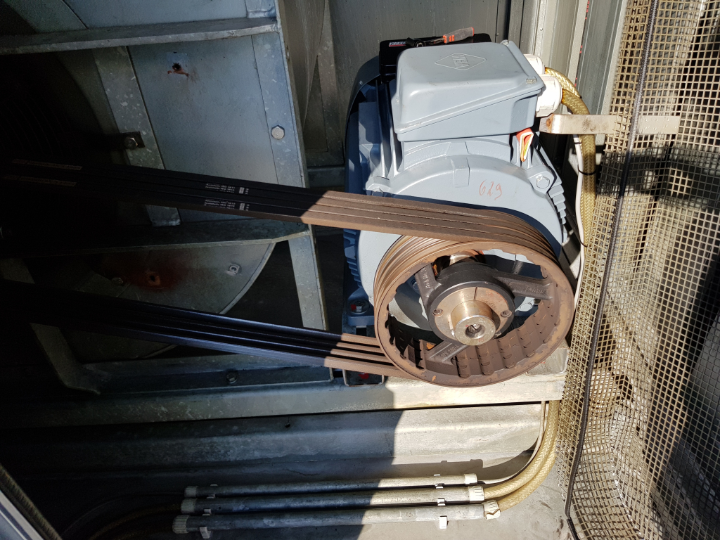 Motor mit Riemenantrieb