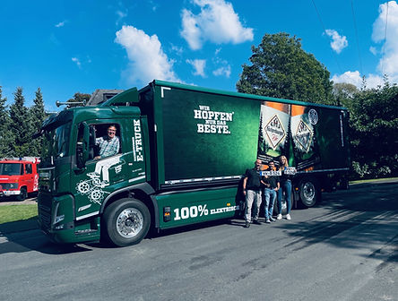 Hachenburger E-Truck vor der Verwaltung