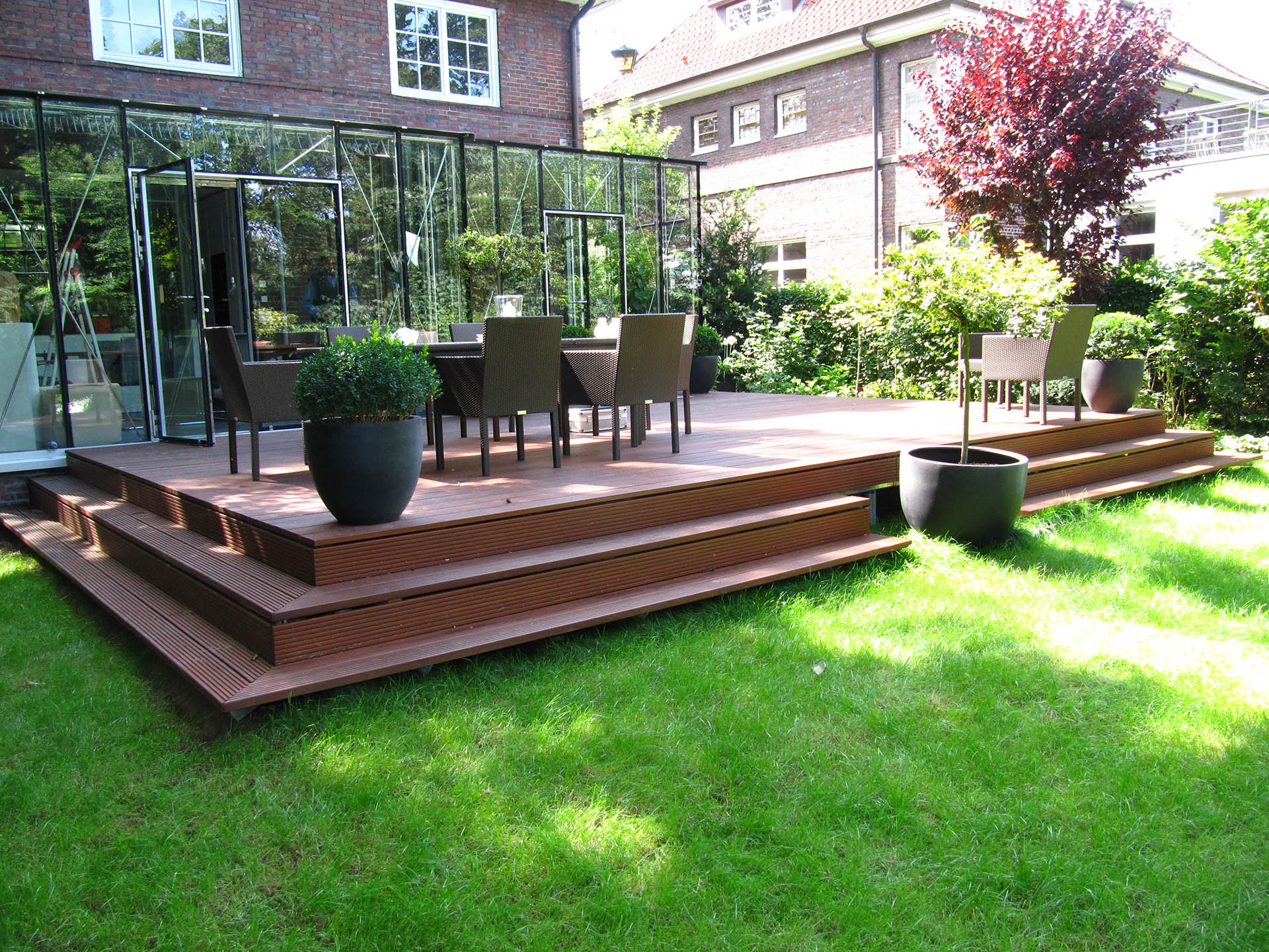 Wintergarten-Basis, Metallfundament mit Bangkirai-Holz