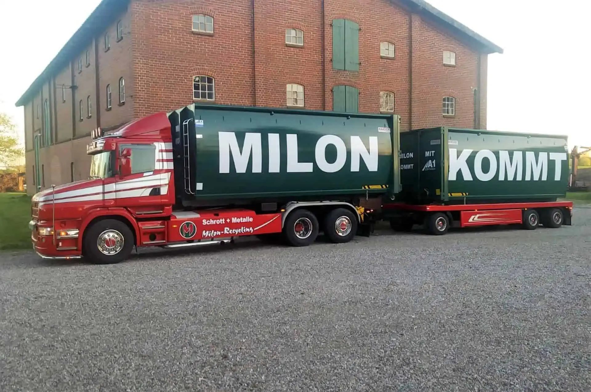 Ausgelieferter Container auf LKW