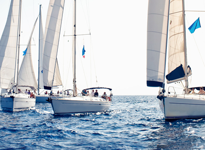 Titelbild: Segelboote auf dem Meer