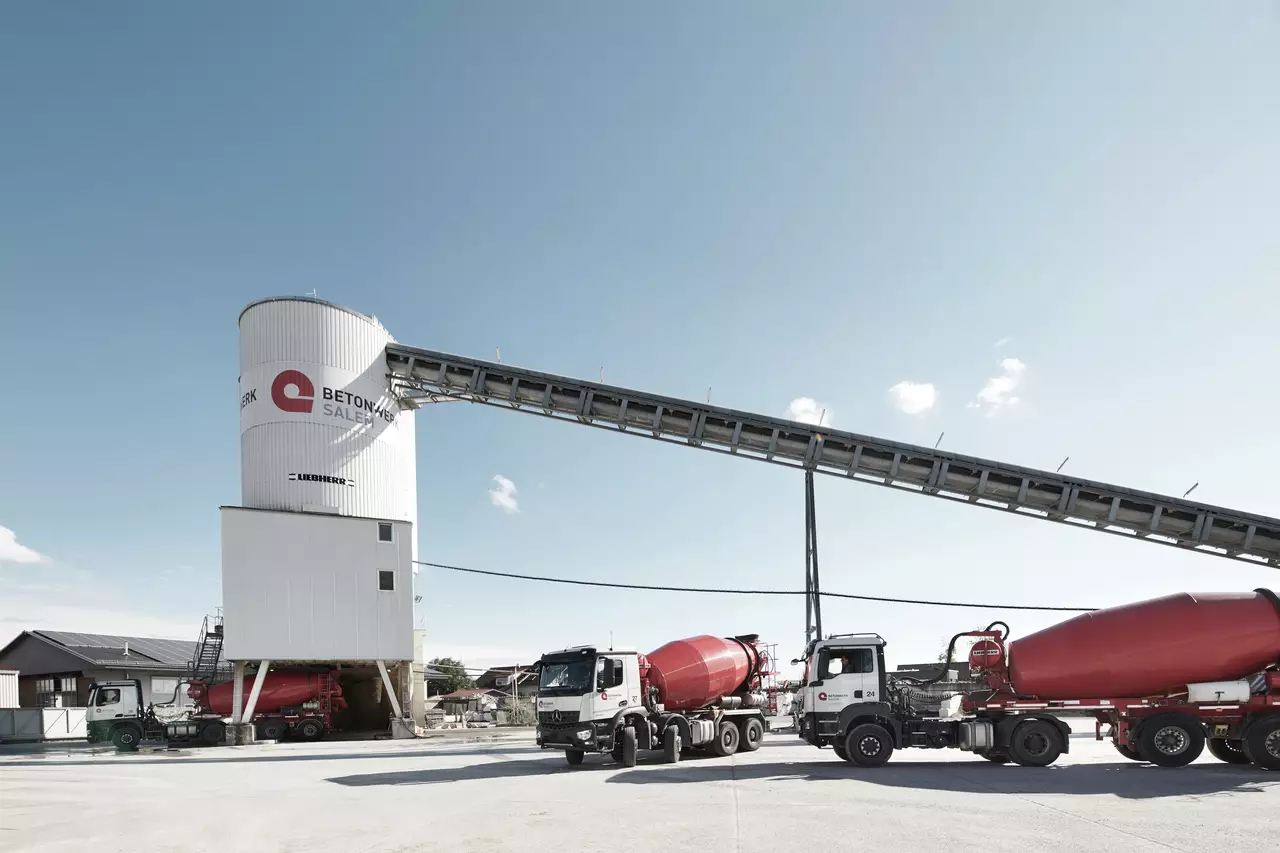 Betonförderung per Verteilmastpumpe