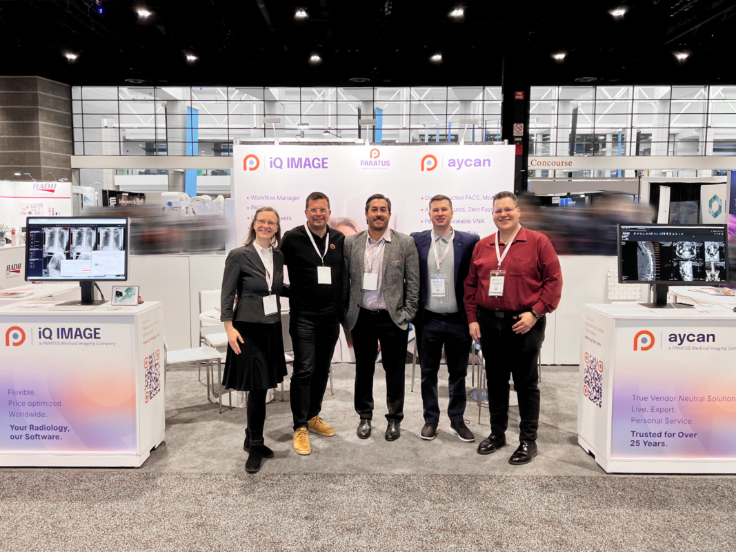 iQ IMAGE und aycan Team auf einer Fachmesse für medizinische Bildgebung