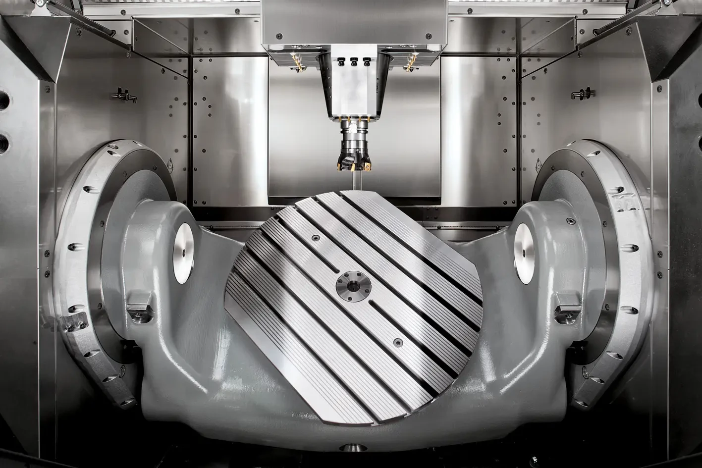 Hermle C32U mit Schwenkrundtisch