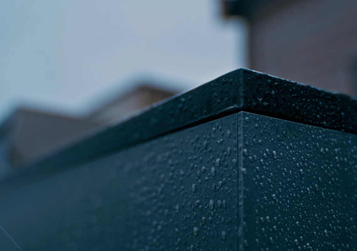 Wetterfeste Outdoorküche aus Marine-Aluminium im Detail