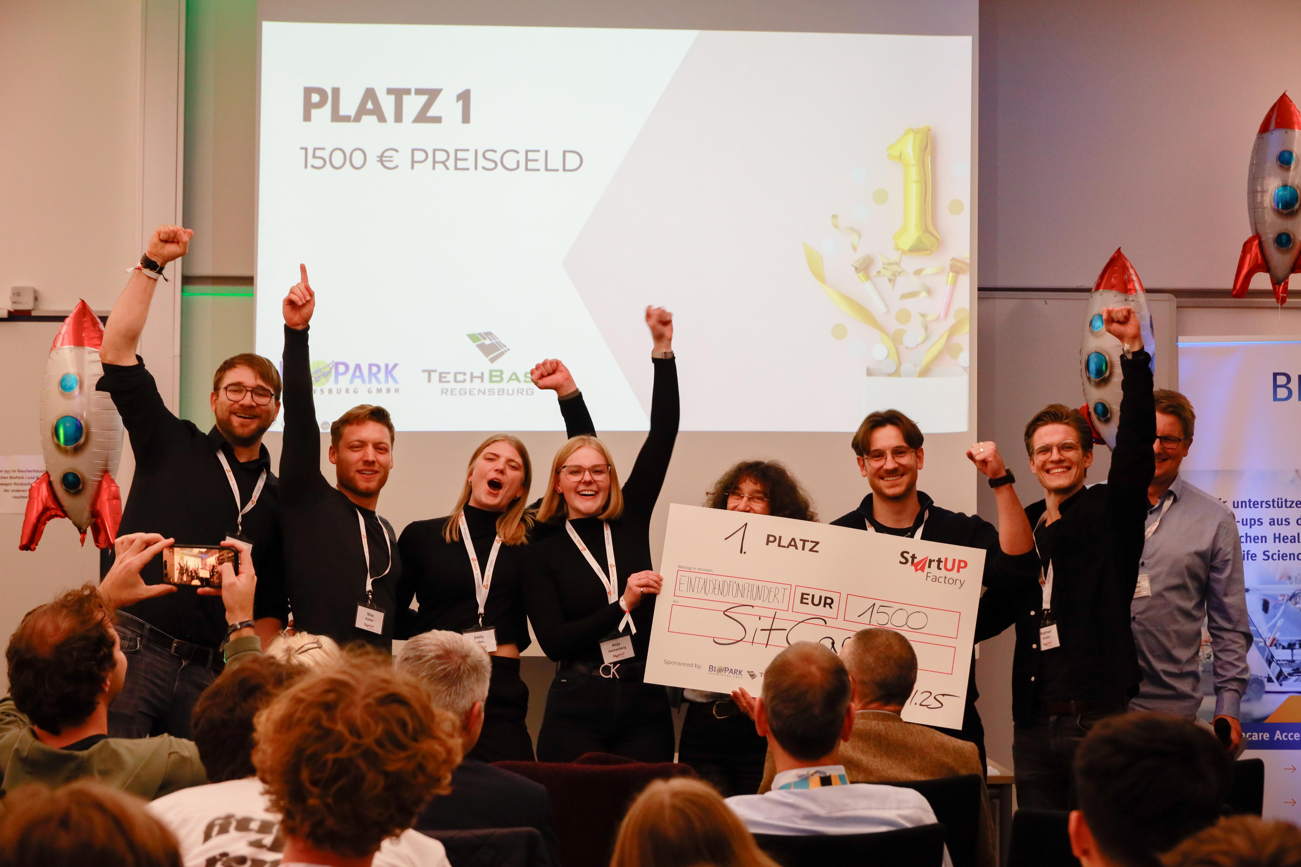 Team beim Pitchwettbewerb StartUP Factory