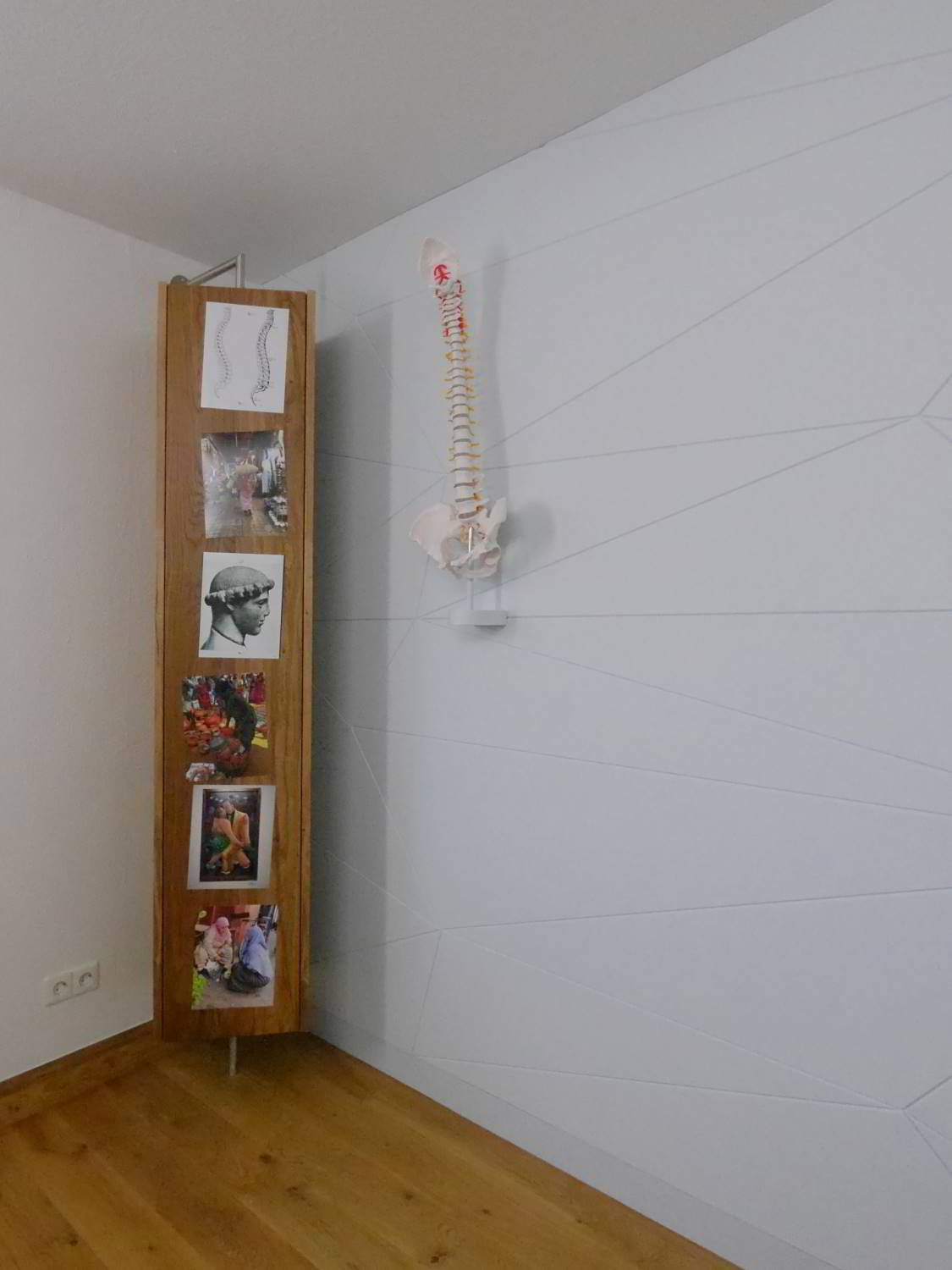 Drehschrank aus Eiche astig mit magnetischer Front