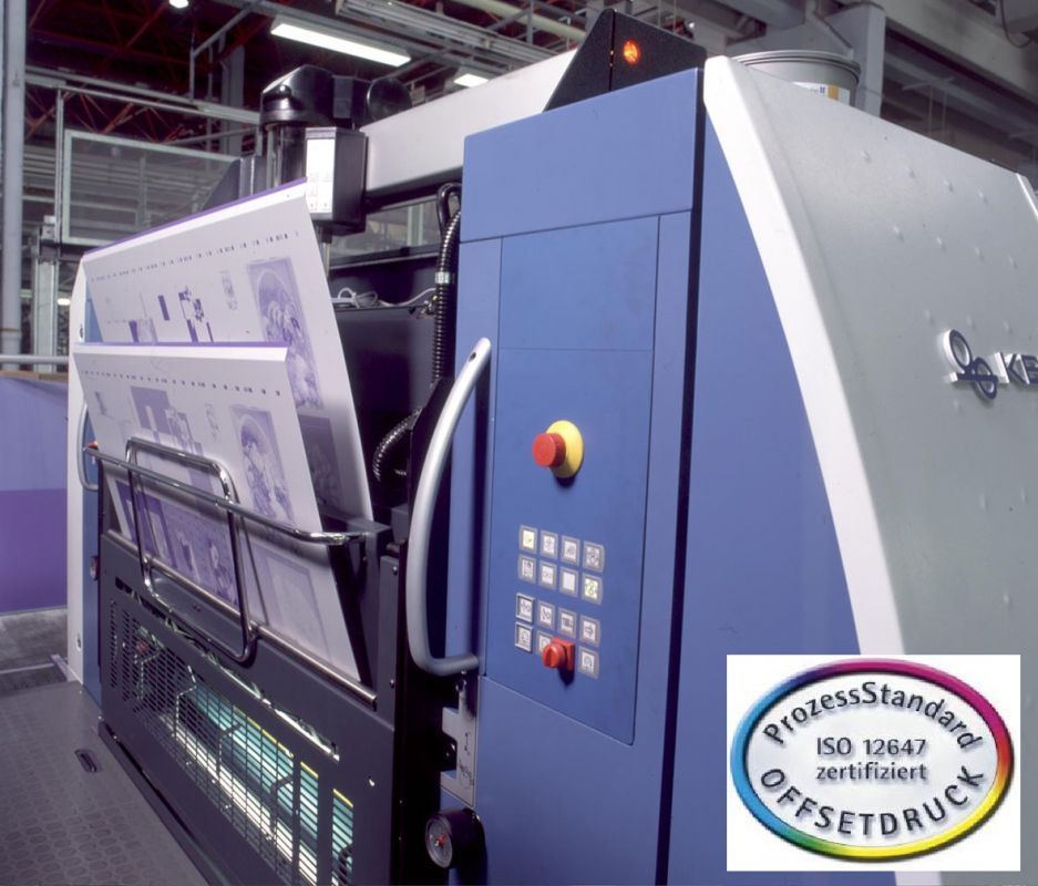 Offsetdruckmaschine im Produktionsbetrieb