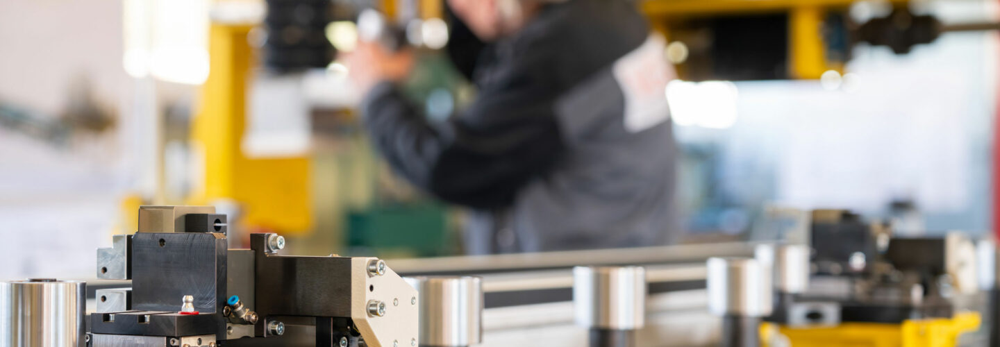 Fertigungshalle der VGS Automatisierungstechnik