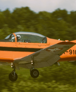 Pilatus PC-7 Kunstflug über den Schweizer Bergen