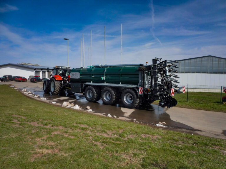 Pumptankwagen Tridem-Chassis